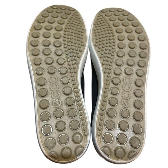 ECCO SOFT NUBUCK LOW ZIP SNEAKER BOOTIES SZ 8-8.5/39 EUC - Picture 7 of 10